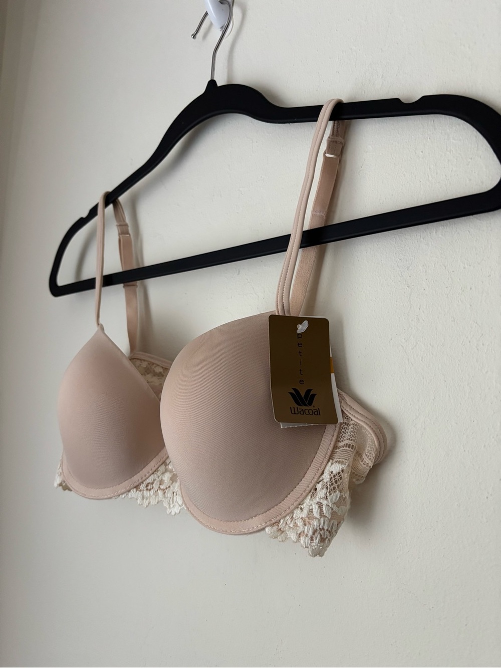 Wacoal Embrace Lace Petite Push Up Underwire Bra in Sand Size 36A NEW Padded - Picture 2 of 14